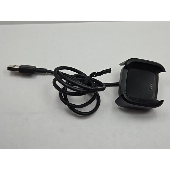 Fitbit Versa FB504 Smartwatch Fitness Heart Rate Bluetooth Activity W/ Charger - Picture 12 of 12